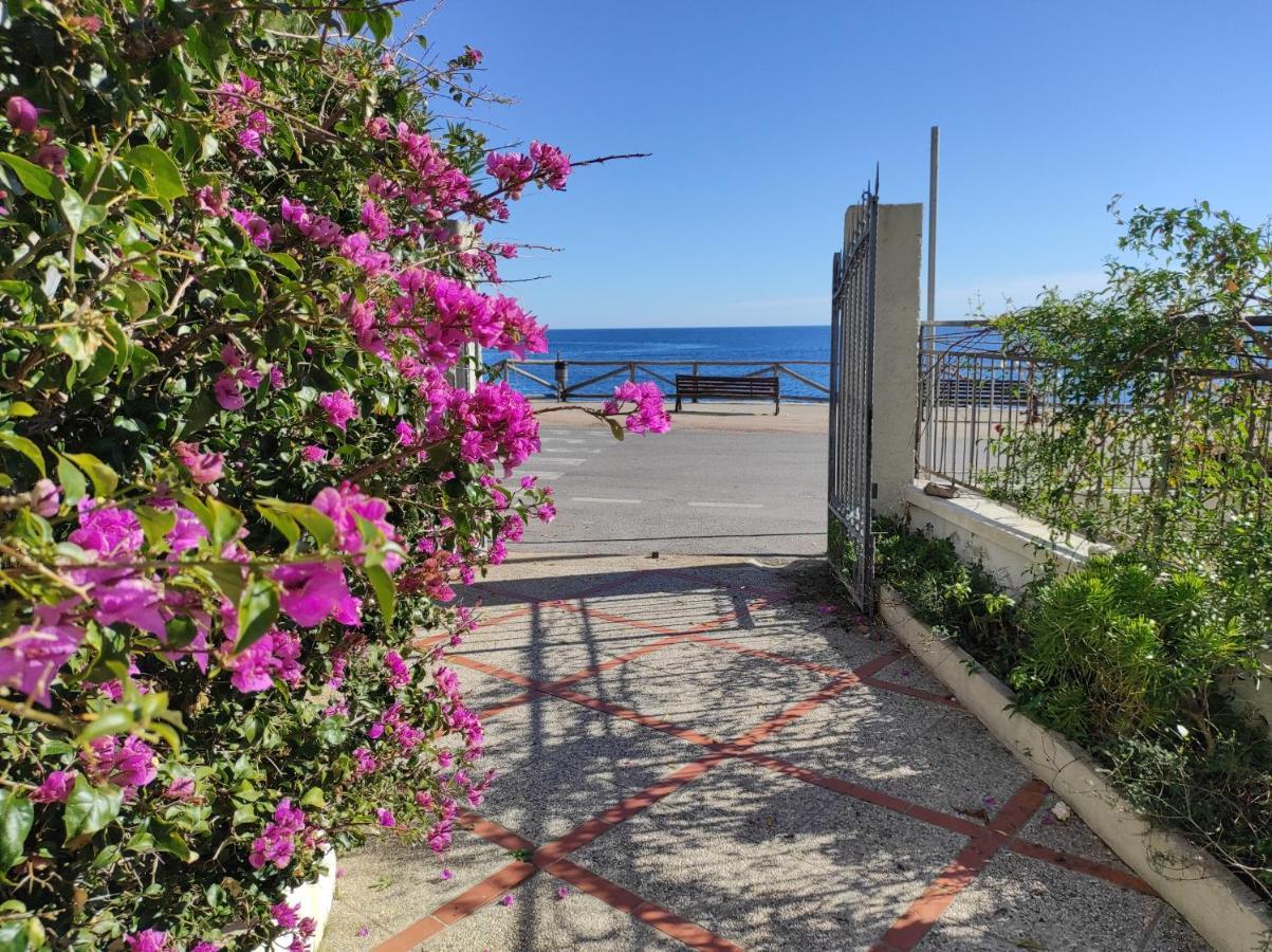 Nido Lungomare, E Sei In Spiaggia... Cala Gonone Exteriör bild